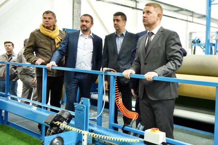 Андрій Павелко відкрив завод з виробництва штучного покриття для футбольних полів