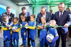 Андрій Павелко відкрив завод з виробництва штучного покриття для футбольних полів