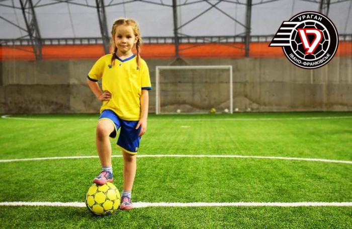 Академія НФК &quot;Ураган&quot; оголошує набір дівчат віком від 7-9 років для занять з футболу