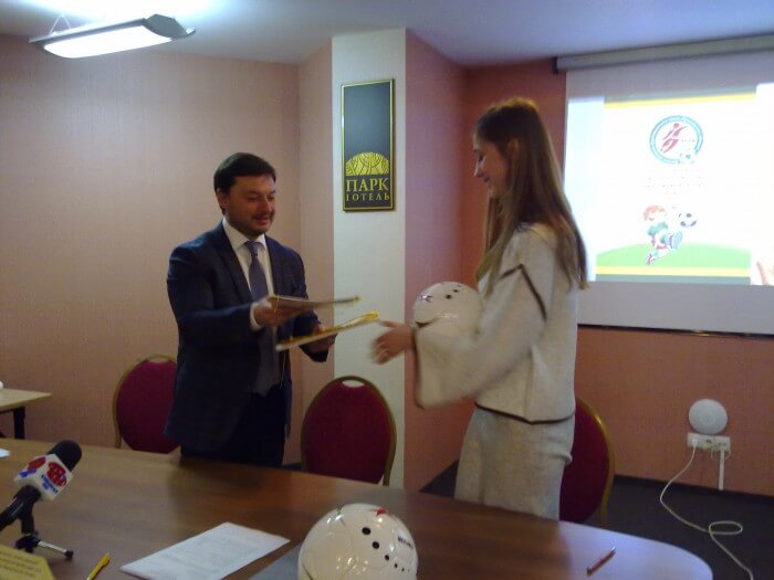 Офіційний партнер - ДП "Івано-Франківський комбінат хлібопродуктів"
